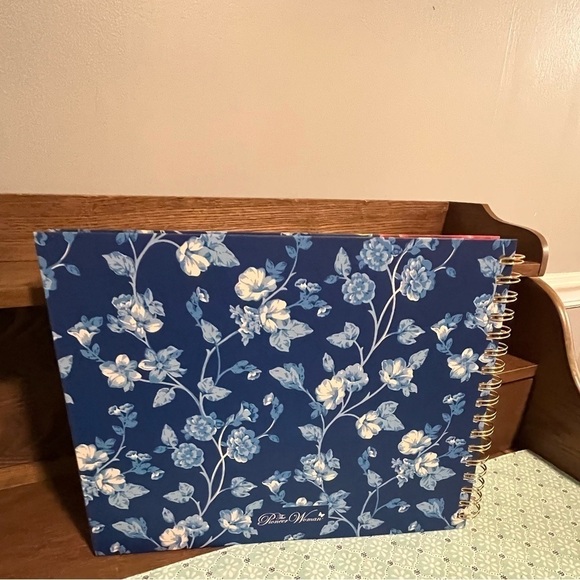 The Pioneer Woman Heritage Floral 12-Month Weekly Planner, Jan 2022-Dec 2022 - Picture 7 of 9